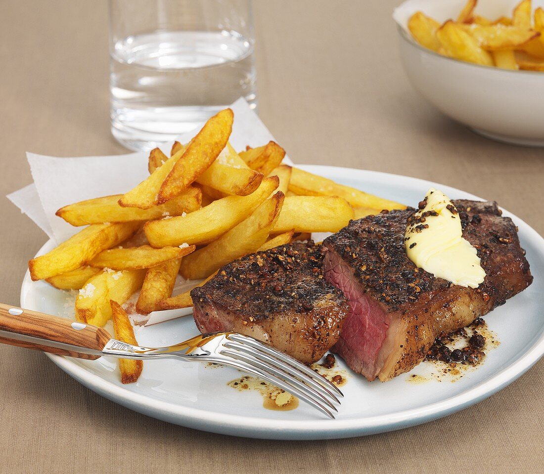 Pfeffersteak mit Pommes frites