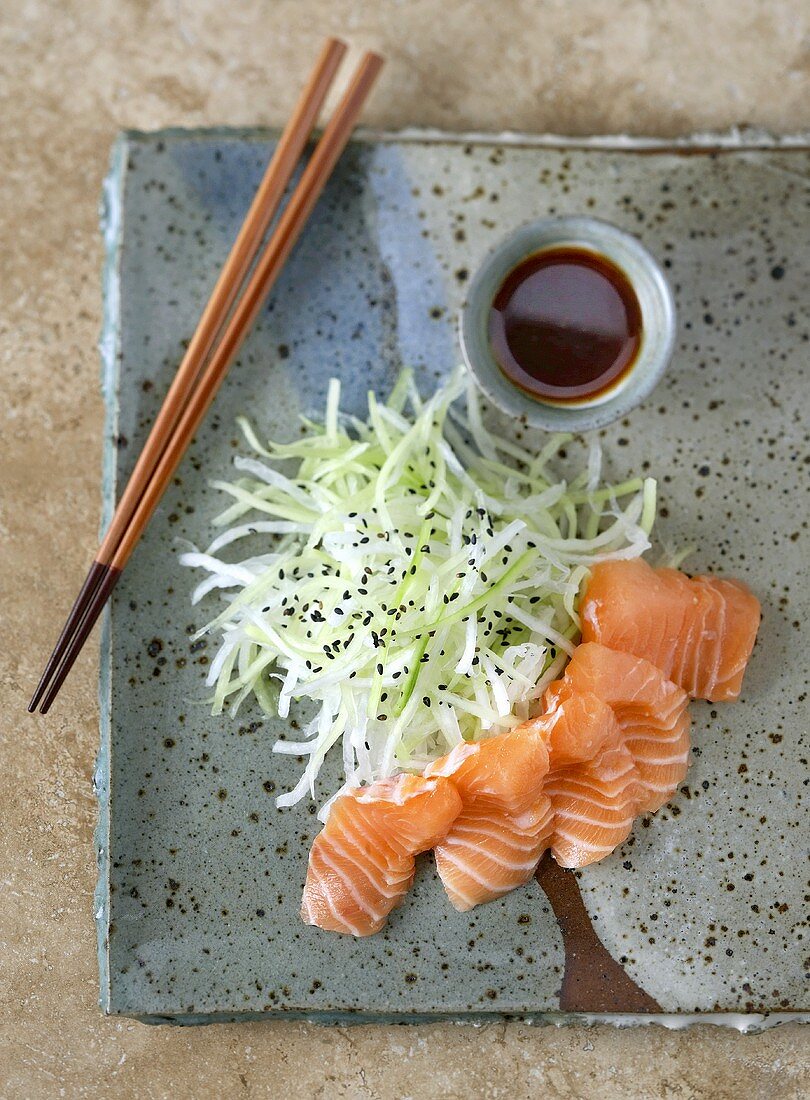 Salmon sashimi with daikon radish
