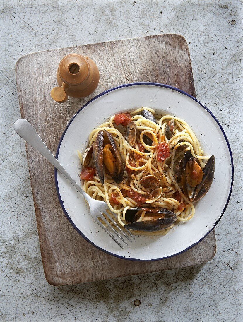 Spaghetti with shellfish