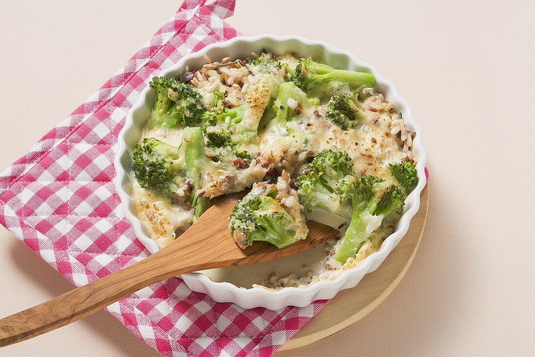 Grain and broccoli gratin