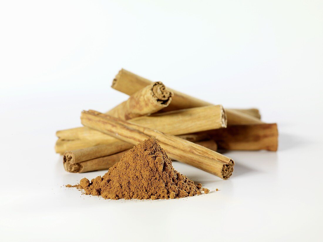 Cinnamon sticks and ground cinnamon