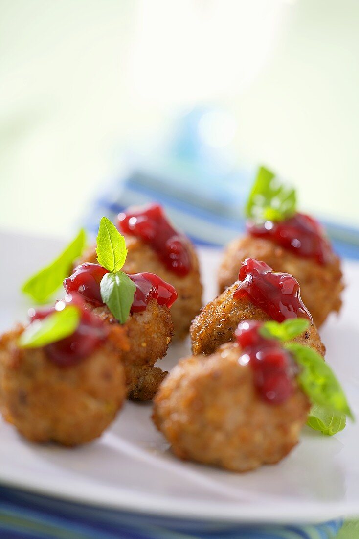 Fleischbällchen mit Cranberry-Konfitüre