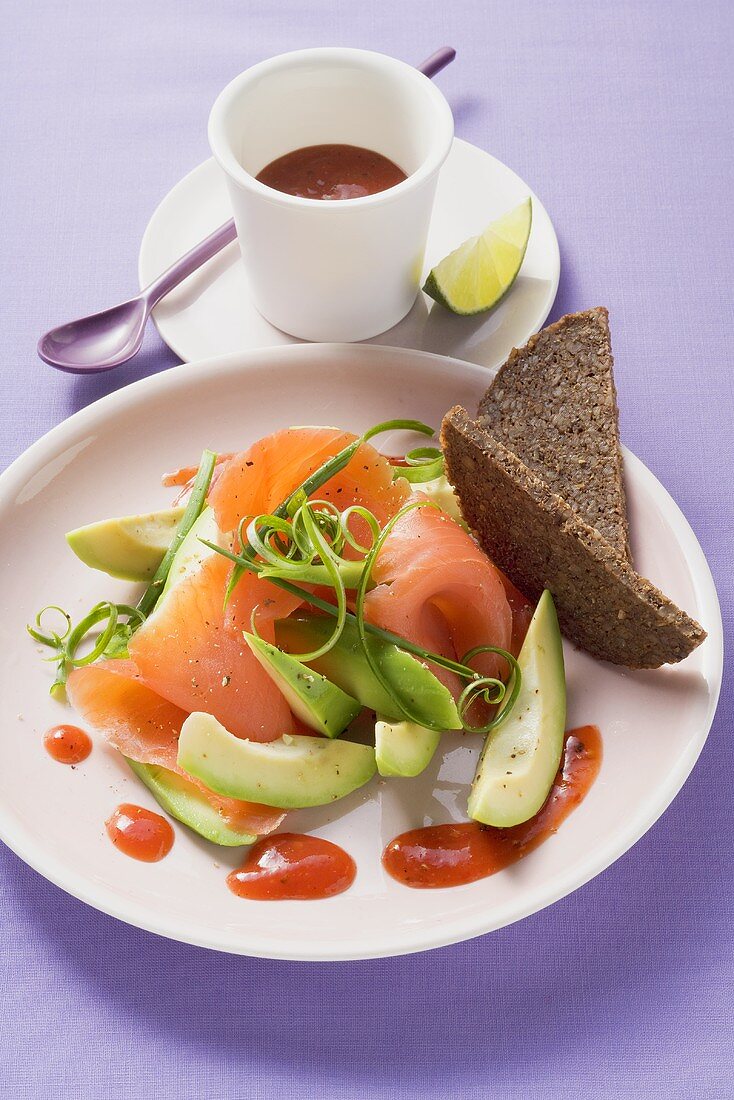 Avocado-Lachs-Teller