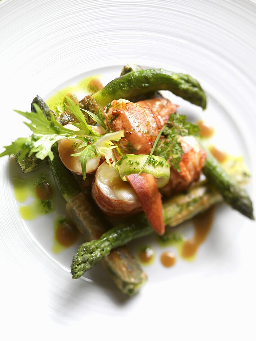 Lobster salad with green asparagus