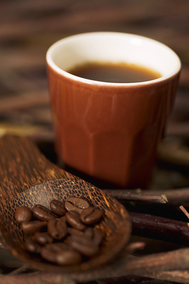 Espresso und Kaffeebohnen