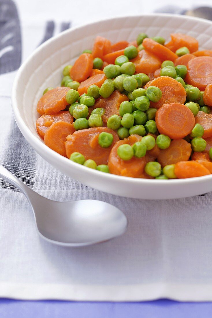 Buttered carrots with peas