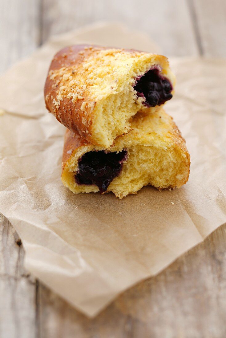 Yeasted pastry with blackberry filling, Poland