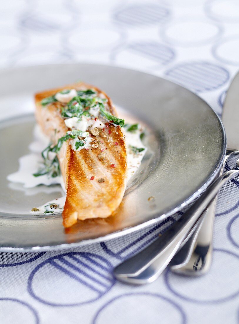 Lachsfilet mit Sauerampfer