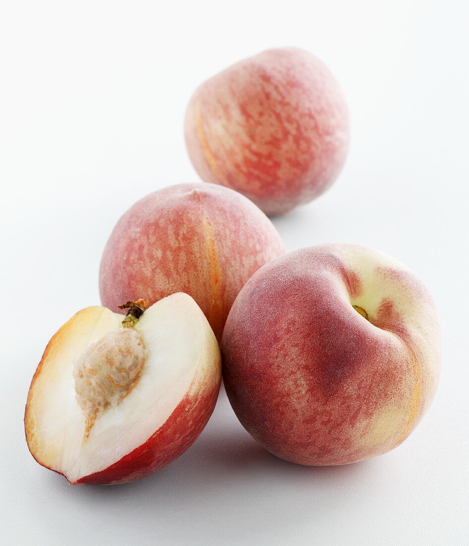Peaches, whole and halved