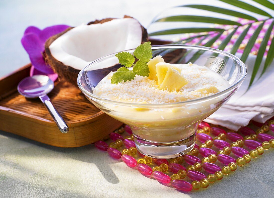 Vanilla blancmange with coconut and pineapple