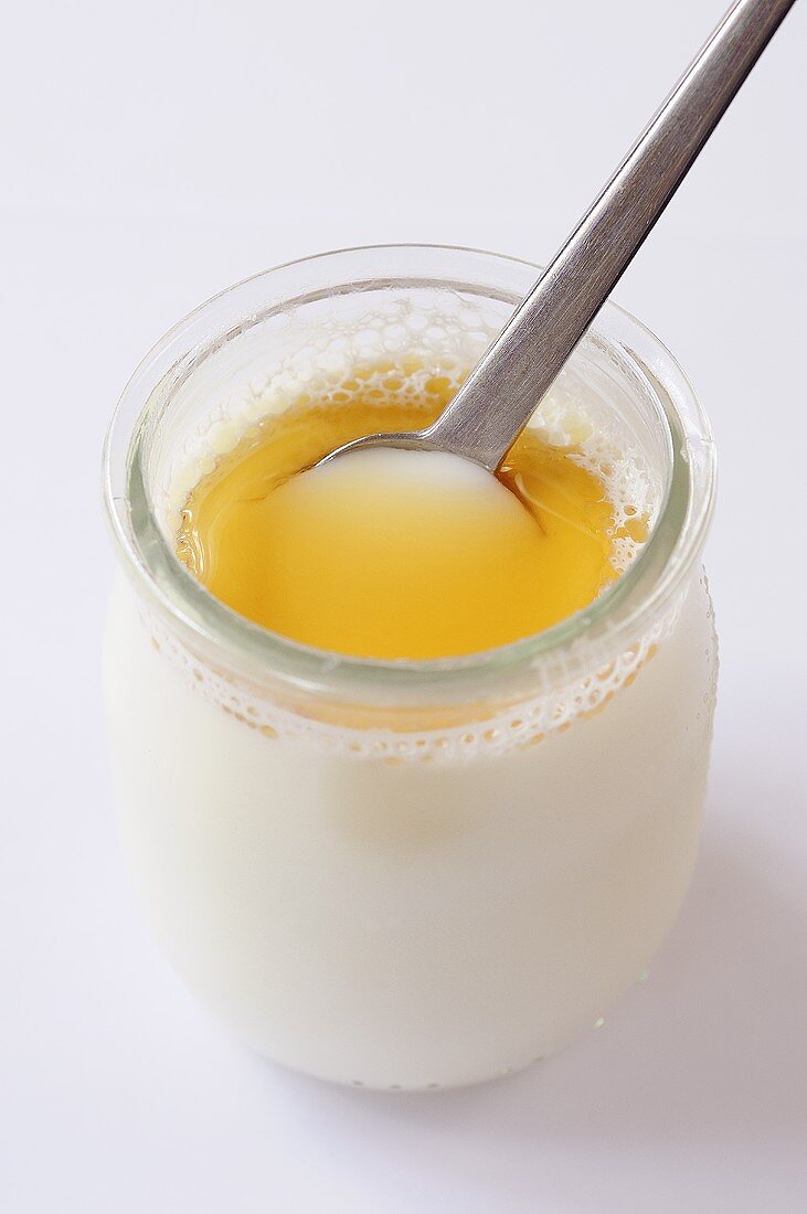 Natural yoghurt with maple syrup