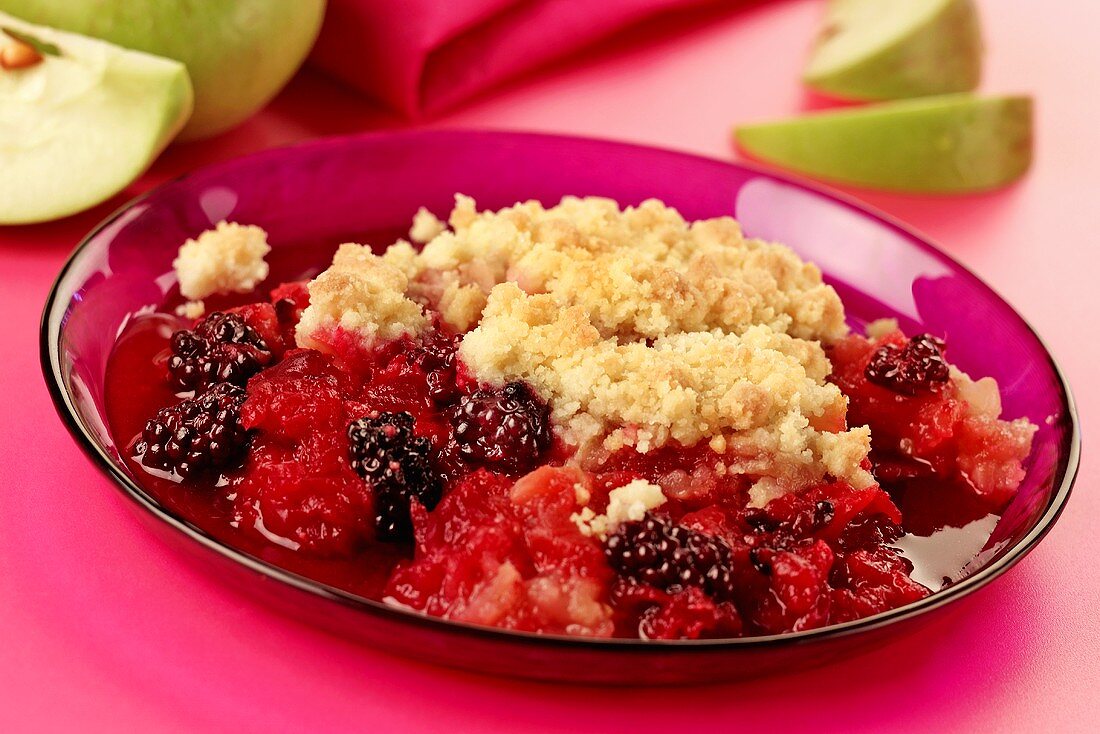 Apple and berry crumble