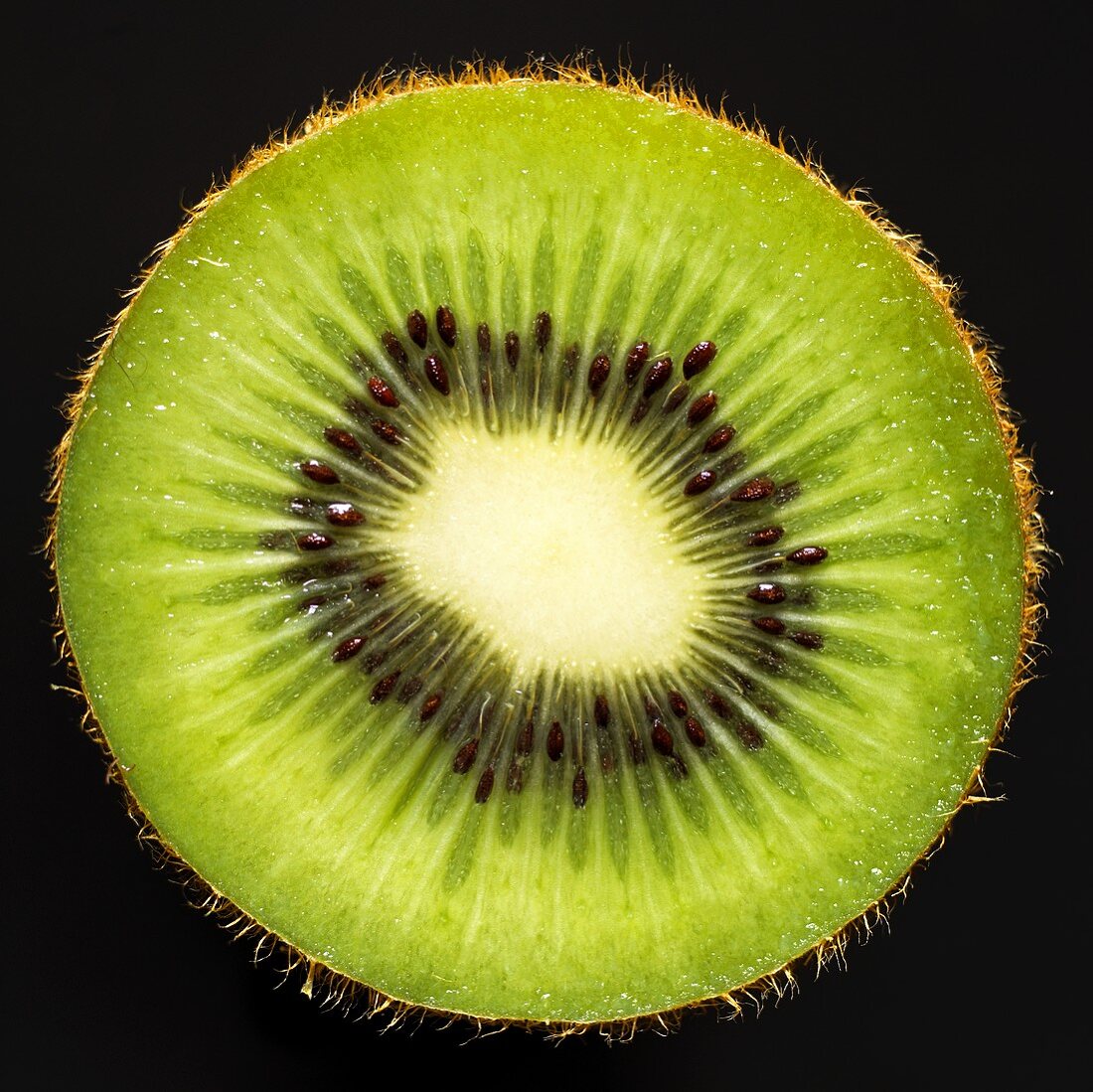 Eine halbe Kiwi (Nahaufnahme)