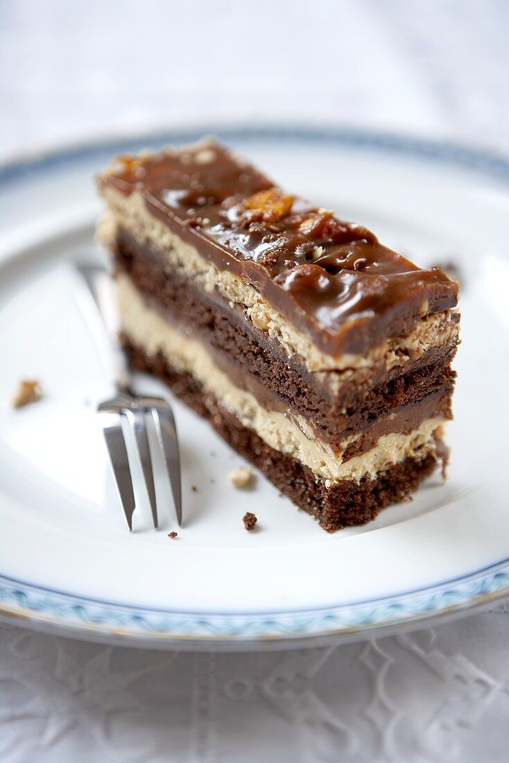 Chocolate peanut slice