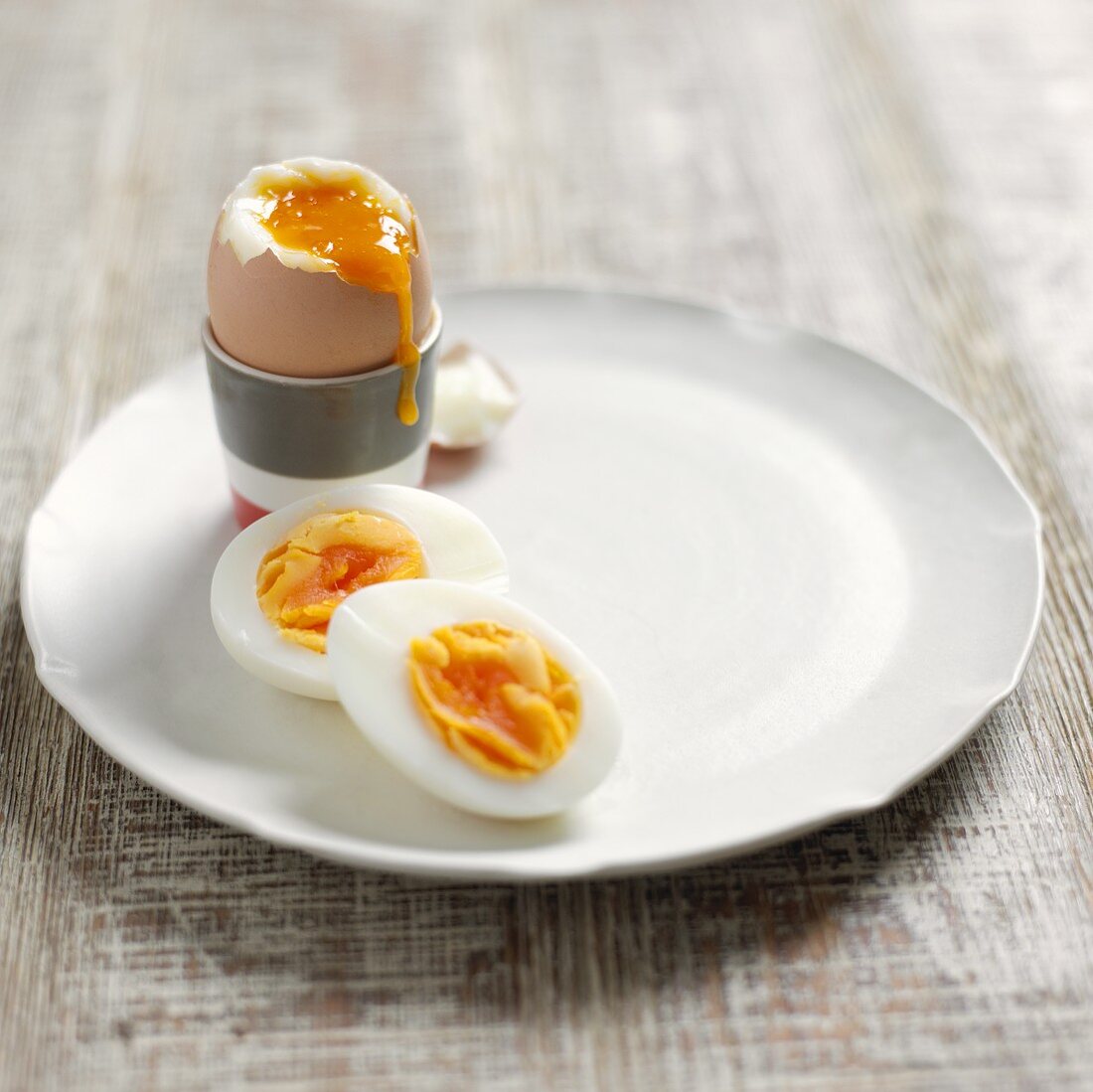 A hard-boiled egg and a soft-boiled egg
