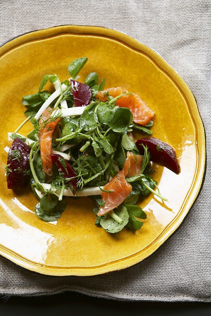 Watercress salad with smoked salmon and beetroot
