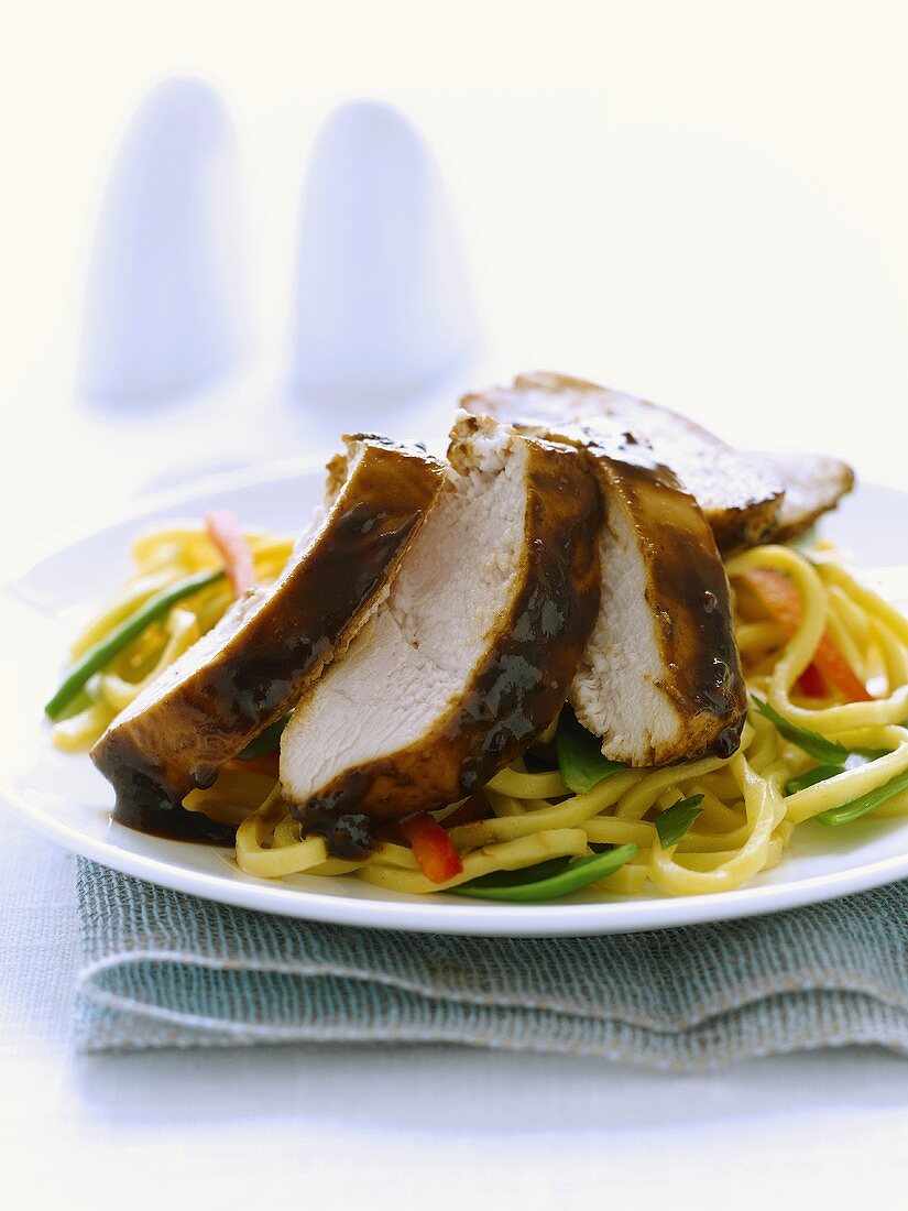 Noodle salad with chicken and Hoisin sauce (Asia)