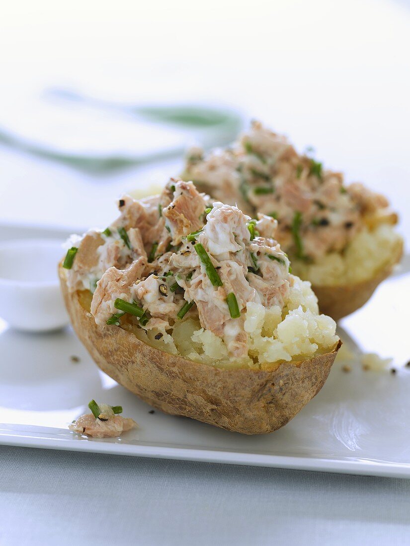 Potatoes stuffed with tuna salad