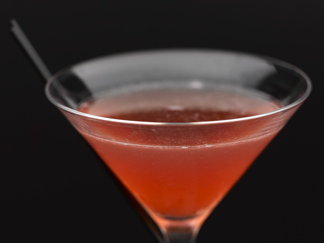Cosmopolitan (Cocktail mit Cranberrysaft und Wodka)