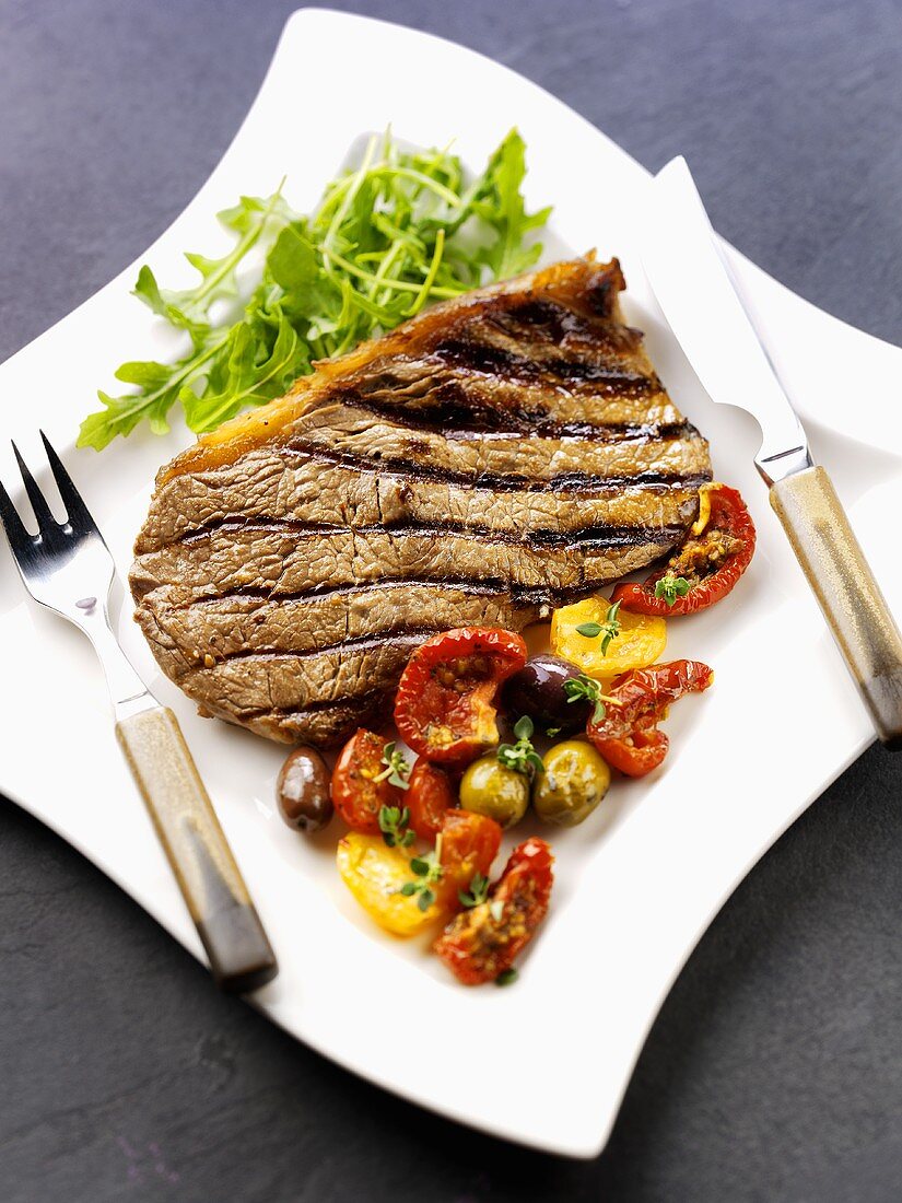 Grilled beefsteak with vegetables