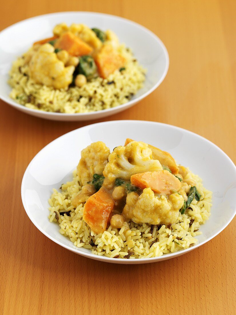 Vegetable korma on rice