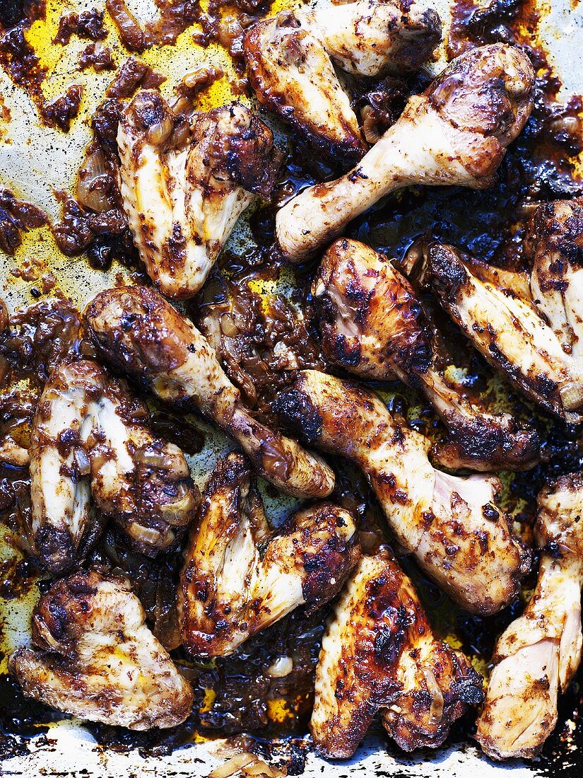 Jerk Chicken (gegrillte Hühnerbeine, Jamaika)