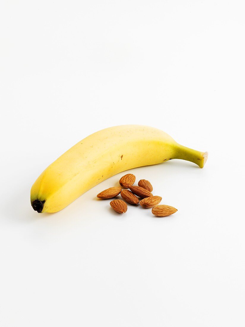 Banane und Mandeln