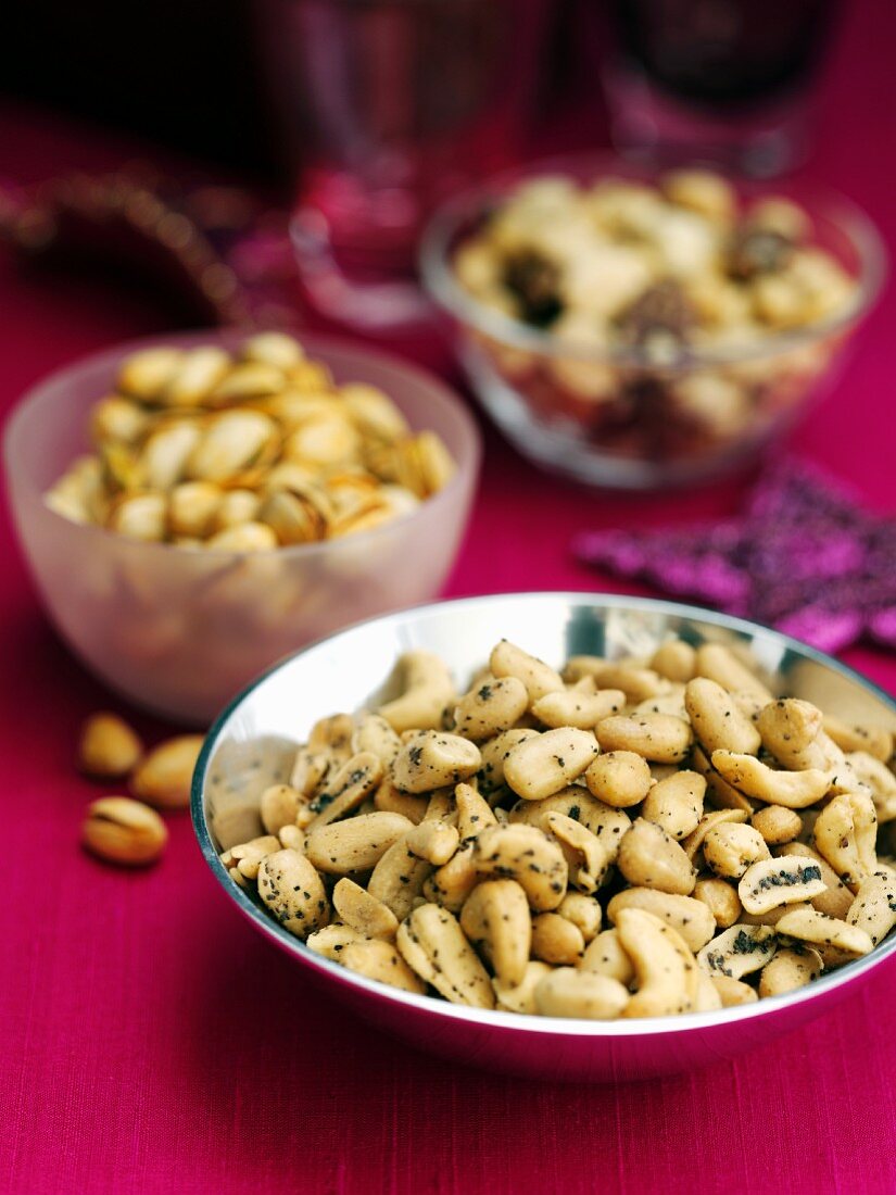 Spicy nuts (Christmas snack)