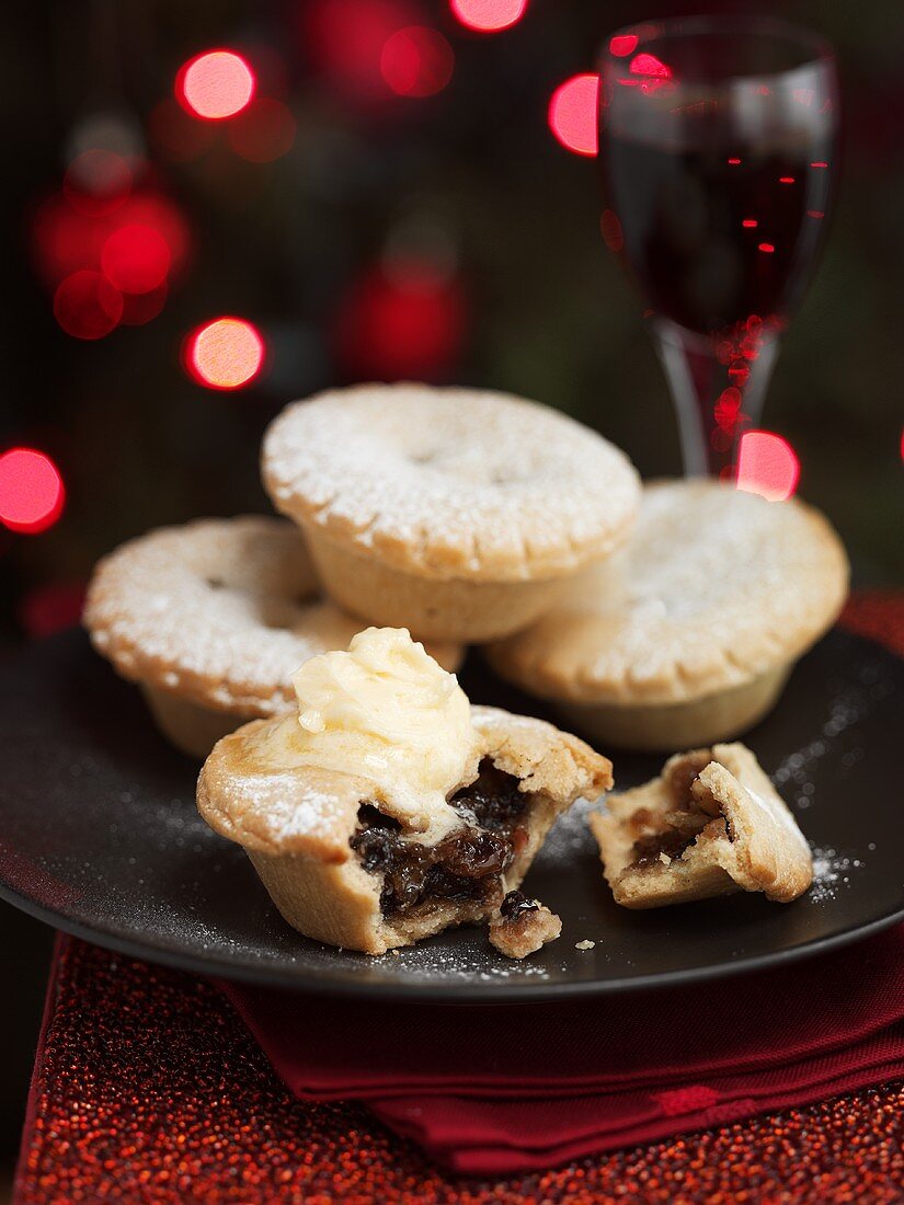 Festive mince pies with a brandy butter (Christmas)