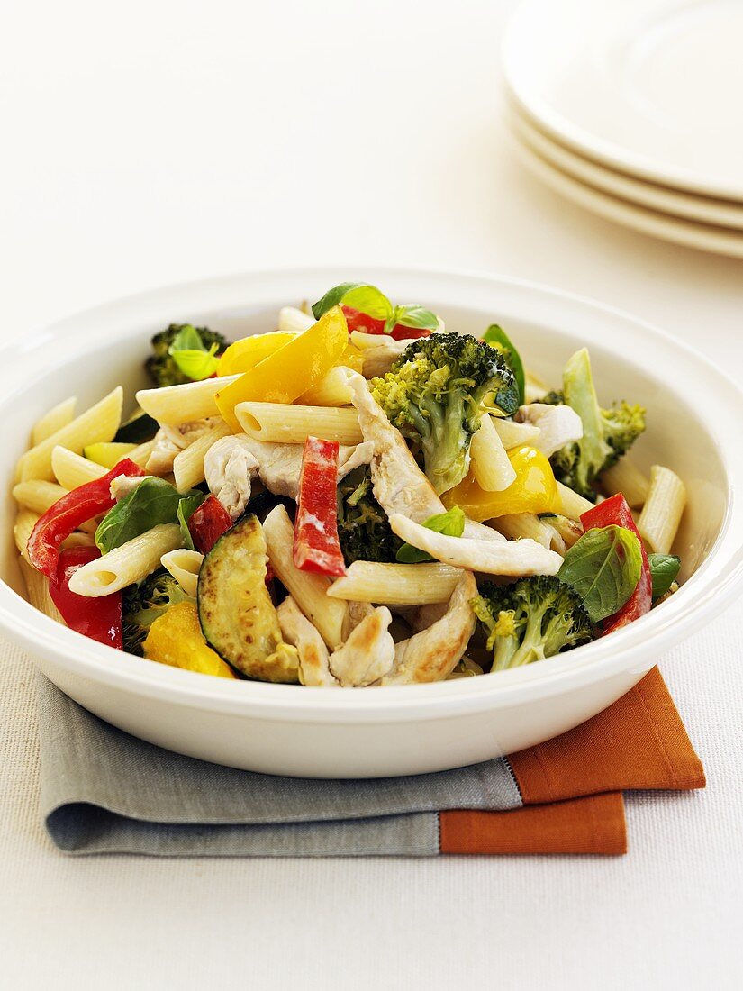 Penne with chicken and vegetabes