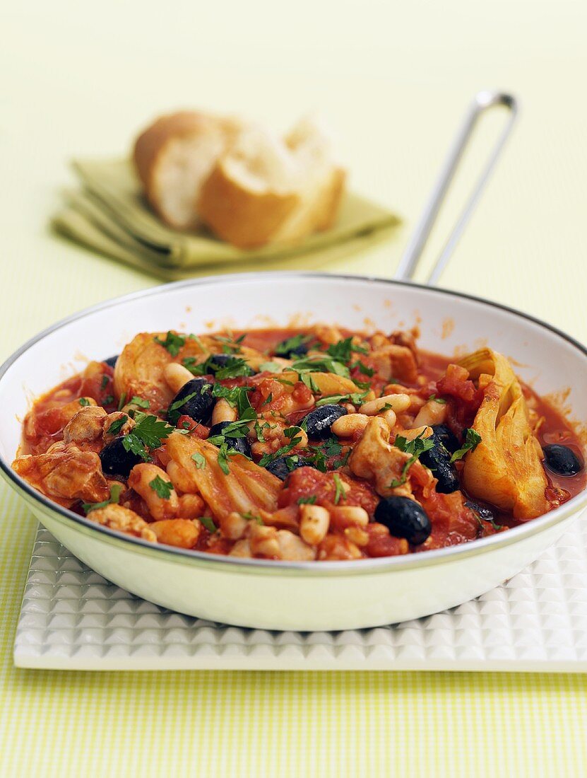 Chicken ragout with olives