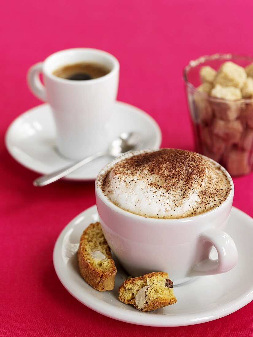 Cappuccino und Espresso, Zuckerwürfel