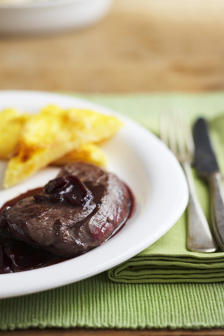 Hirschsteak in Rotweinsauce