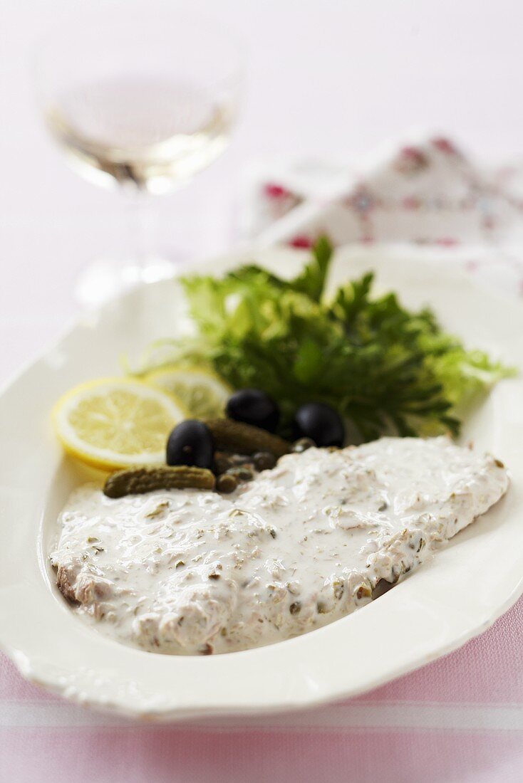 Vitello tonnato (Kalbfleisch mit Thunfischsauce, Italien)