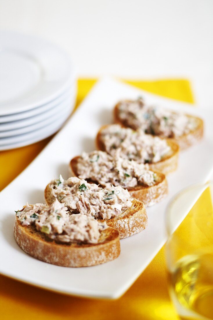 Crostini with tuna