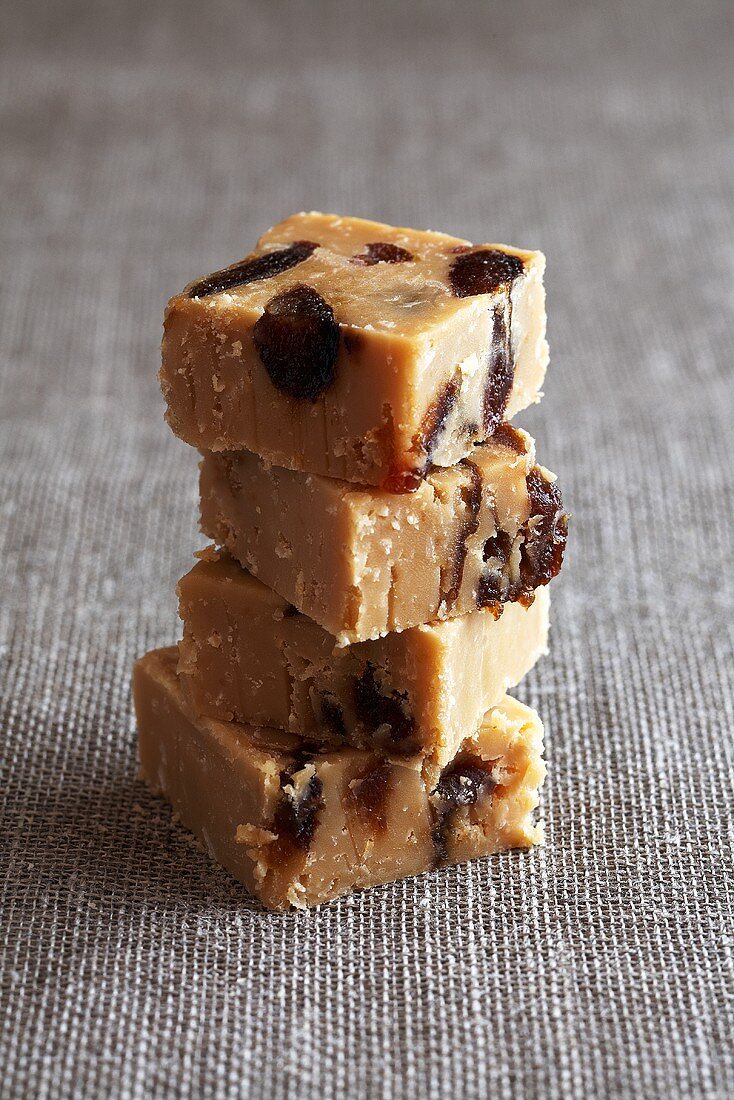 Apricot and coconut fudge