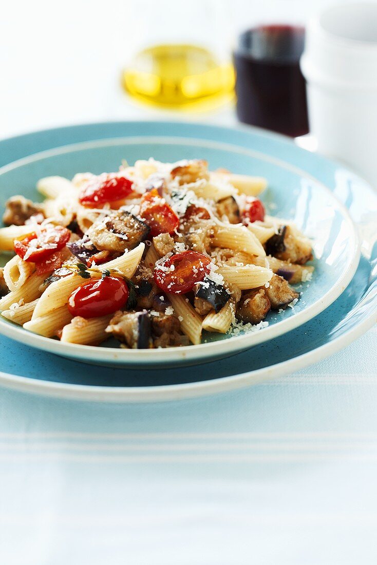 Penne with aubergines and tomatoes