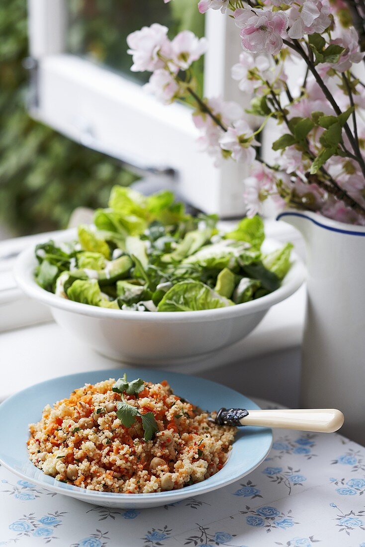 Couscous mit grünem Salat