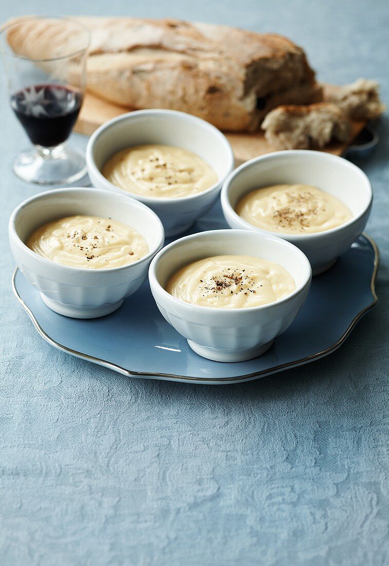 Käsefondue mit Brot