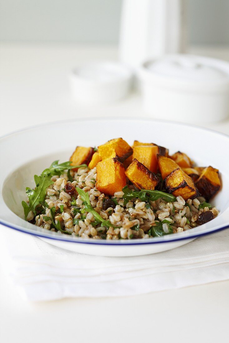 Emmer wheat salad with rocket and butternut squash