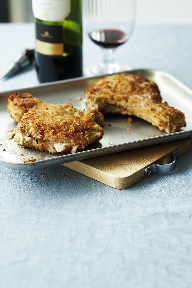 Breaded veal chops stuffed with Fontina