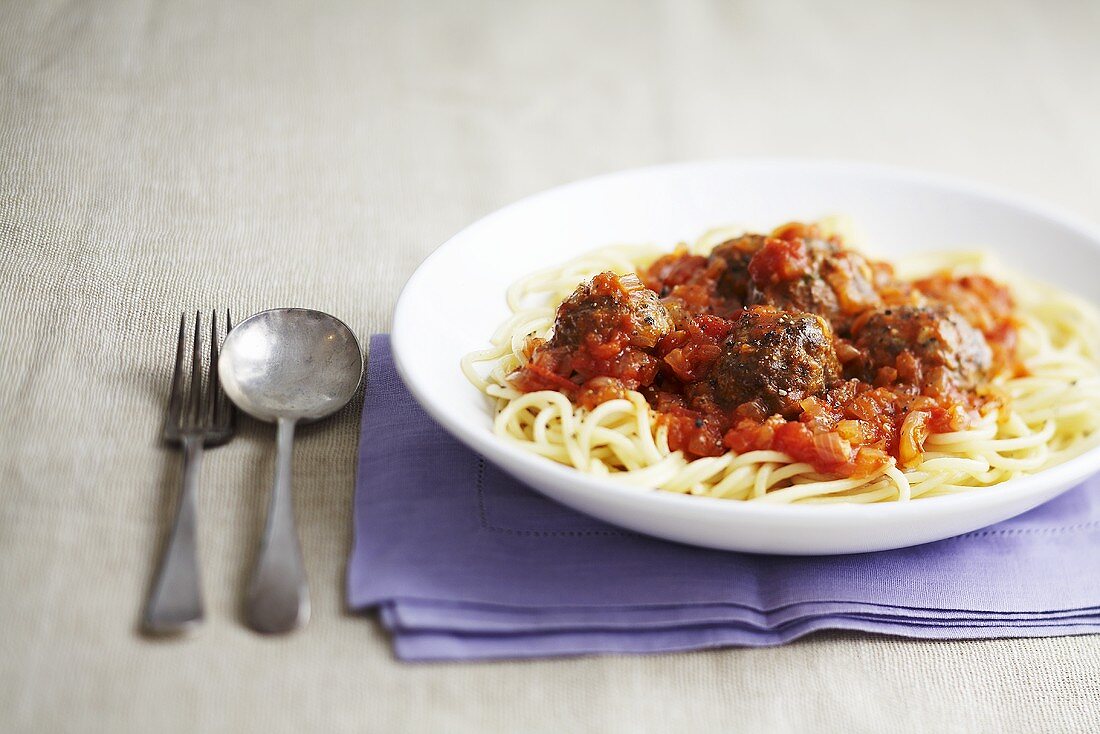 Linguine with meatballs and tomato & basil sauce