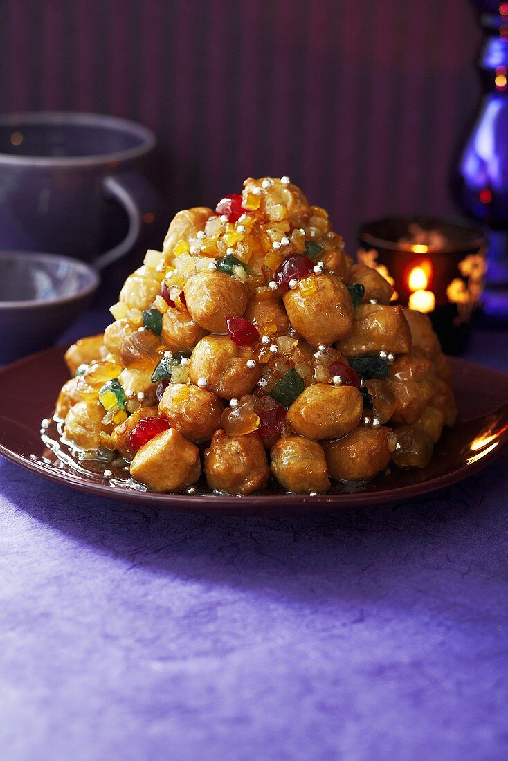 Struffoli napoletani (Honigbällchen-Kuchen, Italien)