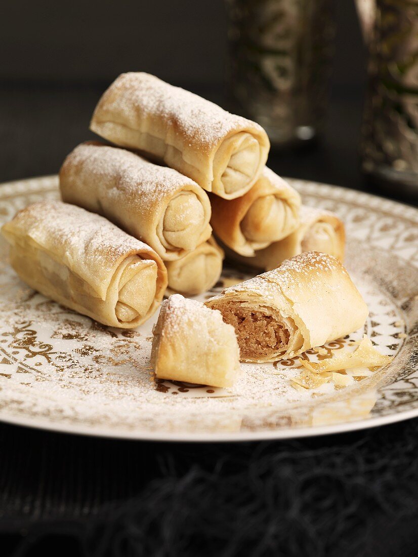 Filo pastry rolls with almond filling