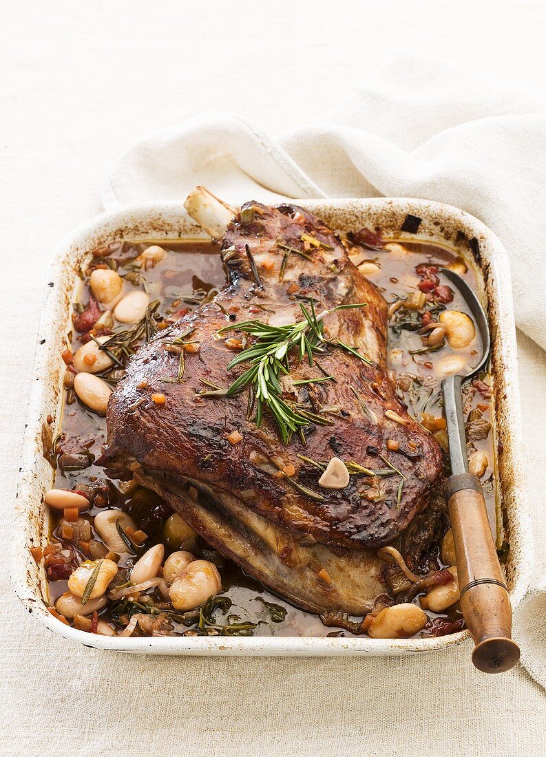 Roast lamb with beans and rosemary