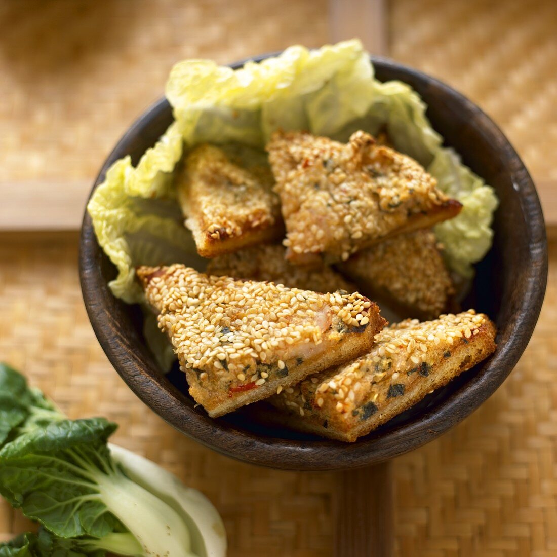 Sesame prawn toasts (China)