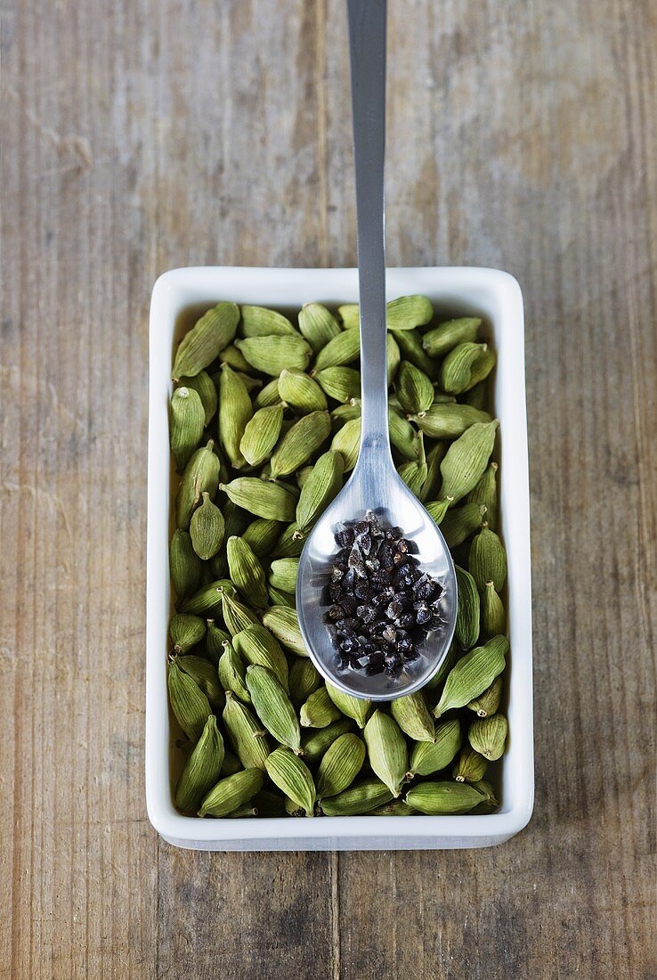 Cardamom pods and seeds