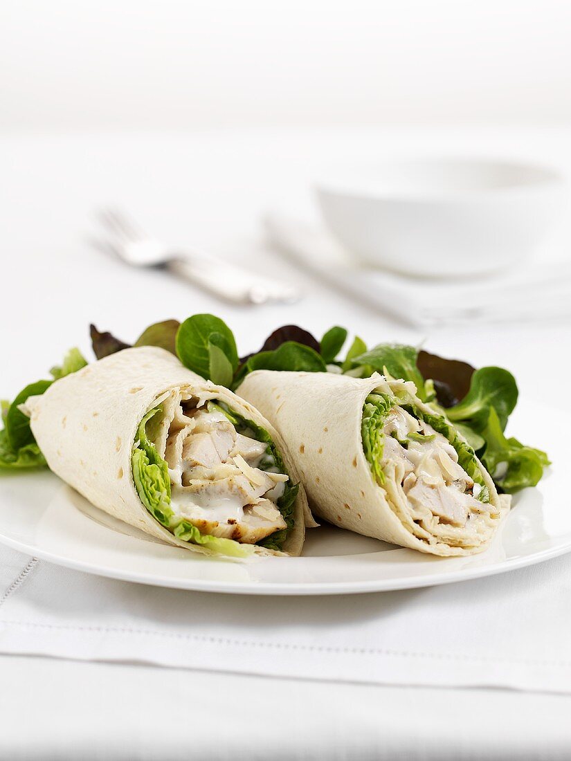 Wraps mit Hähnchen und Blattsalat