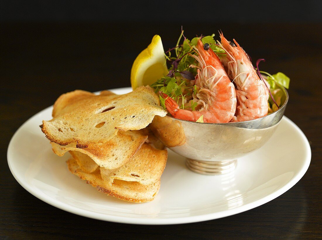 Prawn cocktail with thin toast