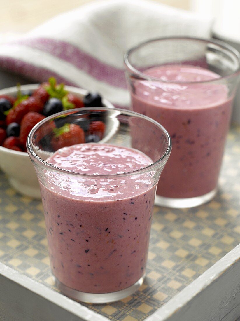 Honey and berry smoothies